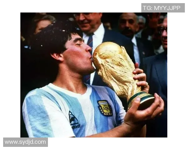 十号球衣传奇：全球足坛穿十号的足球巨星与经典瞬间回顾